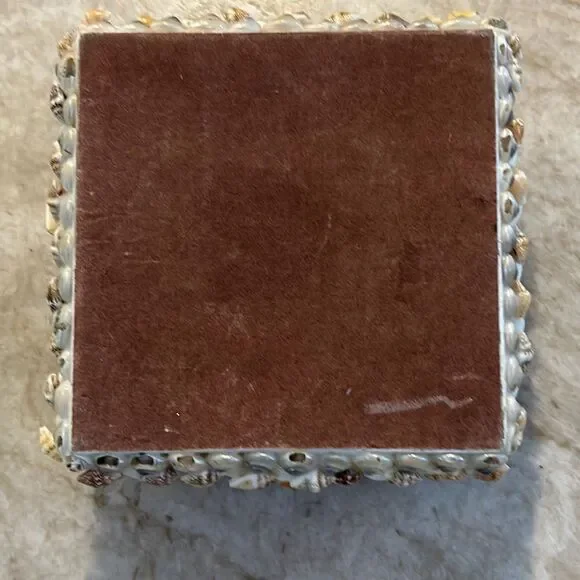 Shell Encrusted Box - Picture 5 of 5